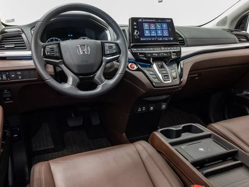 Used 2026 Honda Odyssey Touring image 7