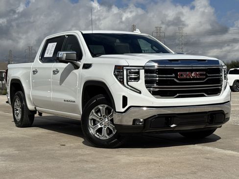 Used 2024 GMC Sierra 1500 SLT image 3