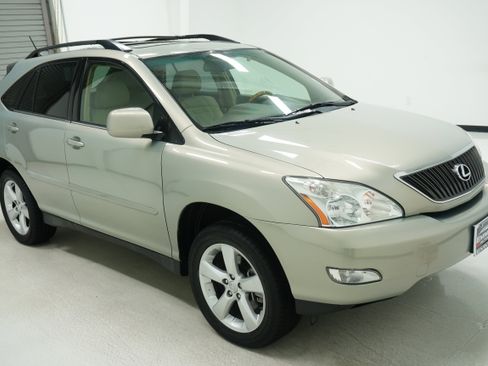 Used 2004 Lexus RX 330 FWD image 3