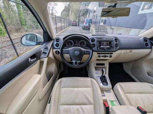 Used 2013 Volkswagen Tiguan S image 4