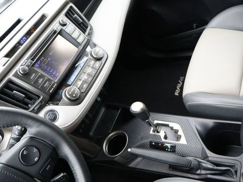 Used 2013 Toyota RAV4 Limited FWD image 19