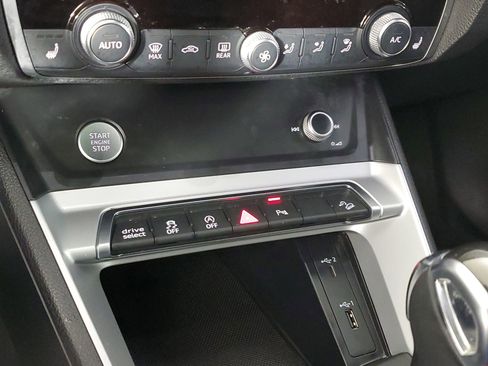Used 2020 Audi Q3 2.0T Premium w/ Convenience Package image 41