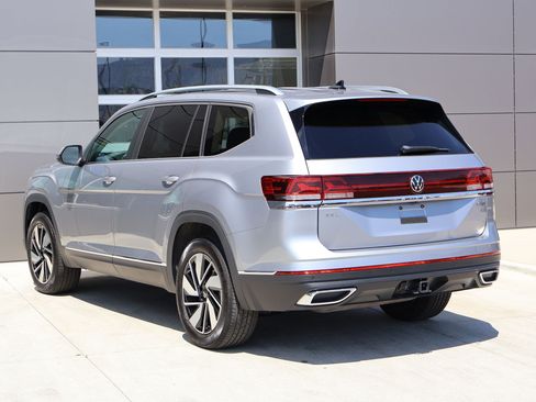 Used 2024 Volkswagen Atlas SEL AWD/4WD image 8