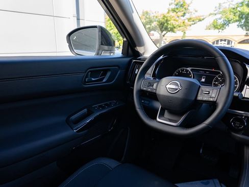 Used 2026 Nissan Pathfinder SV w/ Cargo Package AWD/4WD image 11