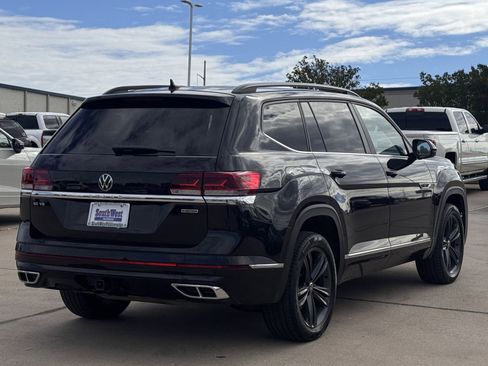 Used 2021 Volkswagen Atlas SE w/ Panoramic Sunroof Package AWD/4WD image 4