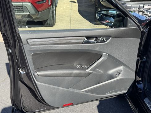 Used 2022 Volkswagen Passat 2.0T R-Line image 15