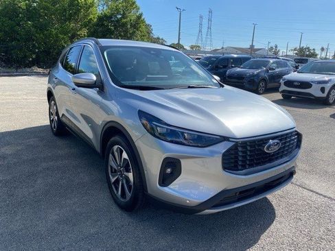 Certified 2024 Ford Escape Platinum w/ Premium Technology Package image 4