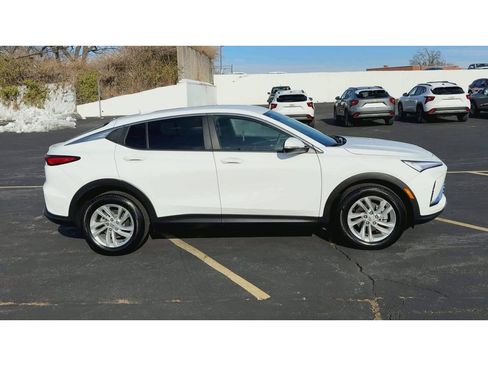 Certified 2025 Buick Envista Preferred image 9