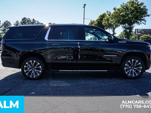 Used 2026 Chevrolet Suburban High Country w/ Sun And Tow Package AWD/4WD image 10