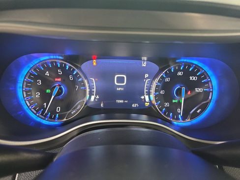 Used 2025 Chrysler Pacifica Select FWD image 21