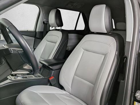 Used 2021 Ford Explorer XLT w/ Equipment Group 202A RWD image 5
