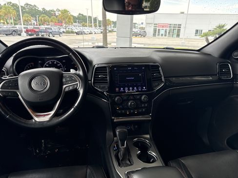 Used 2020 Jeep Grand Cherokee Trailhawk w/ Trailhawk Luxury Group AWD/4WD image 28