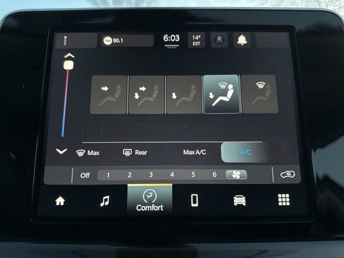 Used 2022 Jeep Compass Latitude w/ Sun and Sound Group image 24