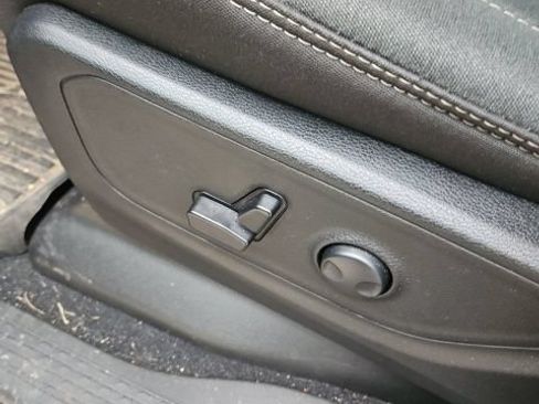 Used 2025 RAM 1500 Big Horn AWD/4WD image 13