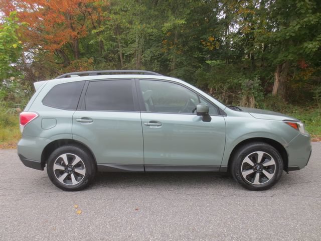 Used 2017 Subaru Forester 2.5i Premium w/ All-Weather Package AWD/4WD image 10