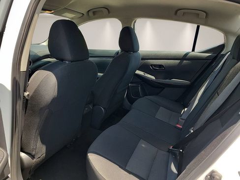 Used 2025 Nissan Sentra SV FWD image 8