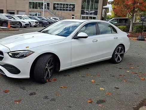 Used 2024 Mercedes-Benz C 300 Sedan image 4