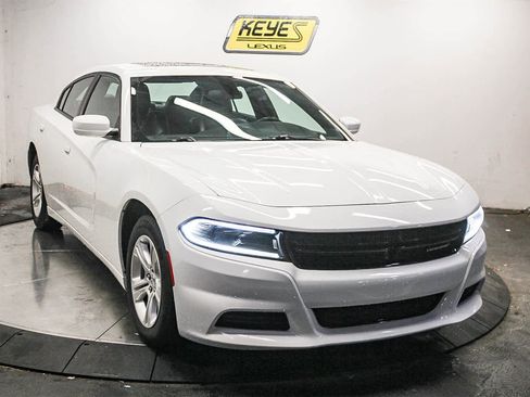 Used 2022 Dodge Charger SXT w/ Leather Interior Group image 3