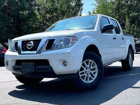 Used 2019 Nissan Frontier SV w/ Value Truck Package AWD/4WD image 3