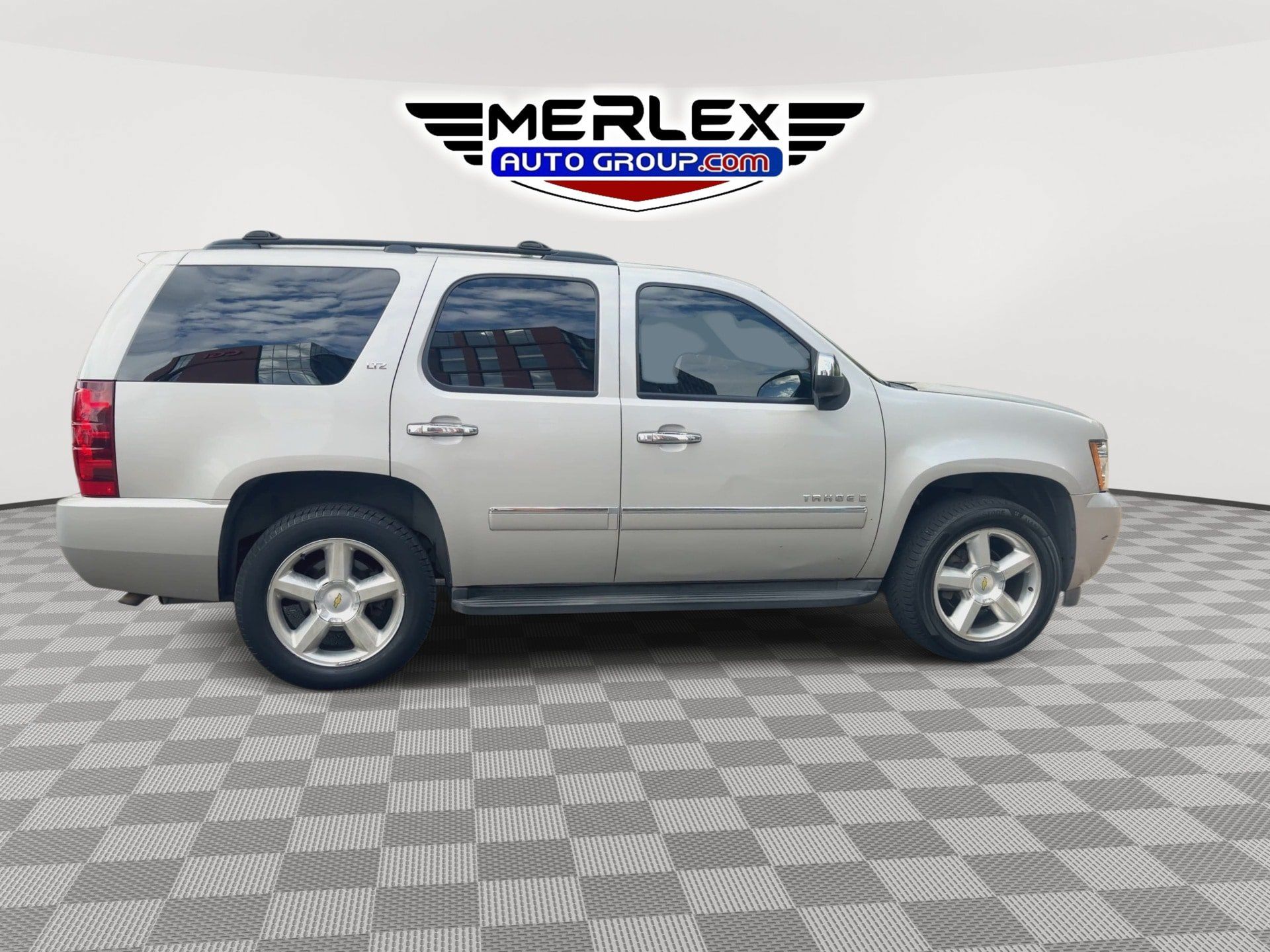 Used 2009 Chevrolet Tahoe LTZ AWD/4WD image 9
