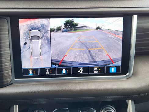 Used 2021 GMC Yukon Denali w/ Denali Premium Package AWD/4WD image 16