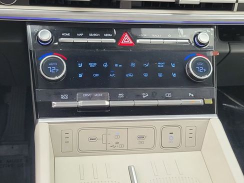 New 2025 Hyundai Santa Fe Calligraphy AWD/4WD image 11