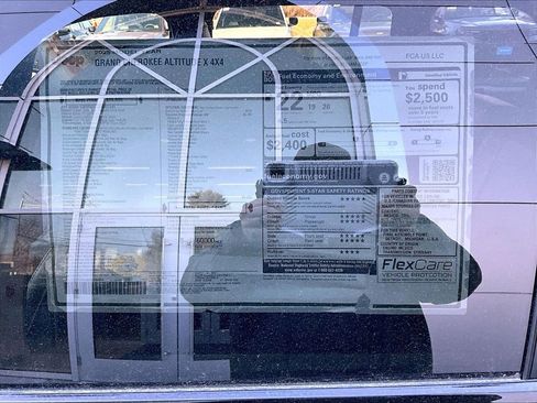 New 2025 Jeep Grand Cherokee Altitude image 18