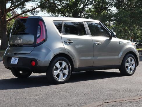 Used 2018 Kia Soul w/ Convenience Package FWD image 5