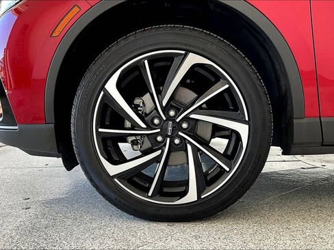 Used 2023 Lincoln Corsair Reserve image 11