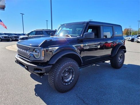 New 2025 Ford Bronco Badlands w/ Sasquatch Package image 3