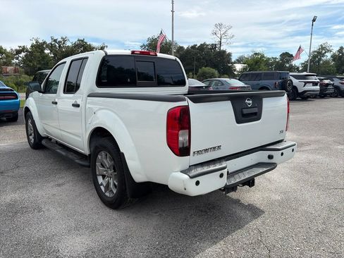 Used 2021 Nissan Frontier SV RWD image 6