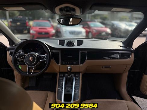 Used 2018 Porsche Macan AWD/4WD image 18