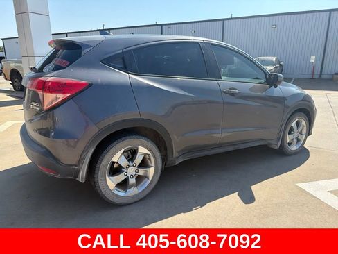 Used 2017 Honda HR-V EX image 3