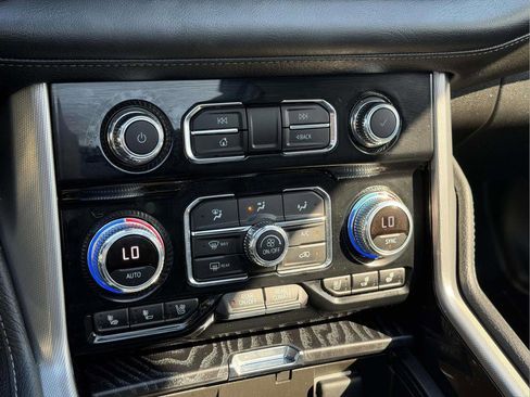 Used 2023 GMC Yukon Denali w/ LPO, Floor Liner Package AWD/4WD image 5