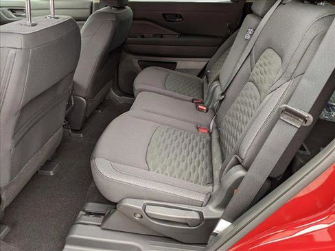 New 2025 Nissan Pathfinder SV image 14