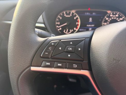 Used 2022 Nissan Altima 2.5 SV FWD image 22