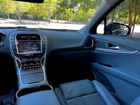 Used 2019 Lincoln Nautilus Reserve image 35