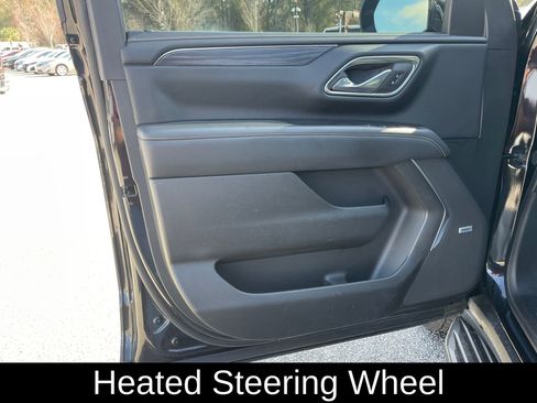 Used 2024 GMC Yukon XL SLT w/ SLT Luxury Package image 11