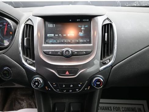 Used 2018 Chevrolet Cruze LT w/ Convenience Package image 12