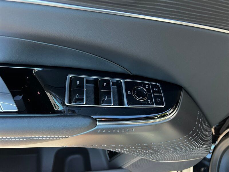 Used 2024 Cadillac Lyriq Sport AWD/4WD image 27