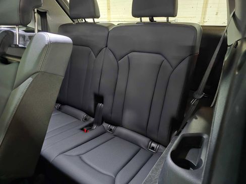 Used 2023 Audi Q7 3.0T Premium Plus image 21