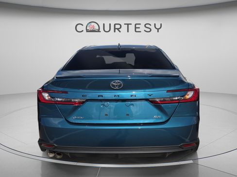 Certified 2025 Toyota Camry SE w/ Convenience Package image 2