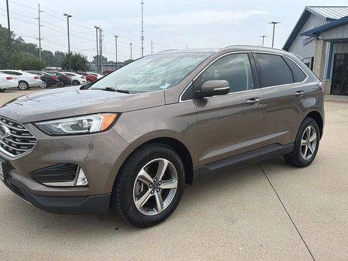 Used 2019 Ford Edge SEL w/ Equipment Group 201A AWD/4WD image 4