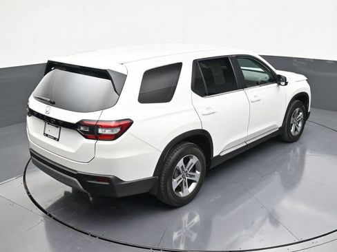 Used 2024 Honda Pilot EX-L image 16