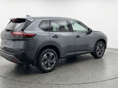 Used 2025 Nissan Rogue SV AWD/4WD image 9