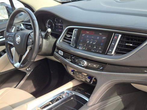 Used 2023 Buick Enclave Essence image 6