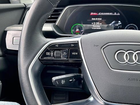 Used 2022 Audi e-tron Premium Plus w/ Premium Plus Package image 24