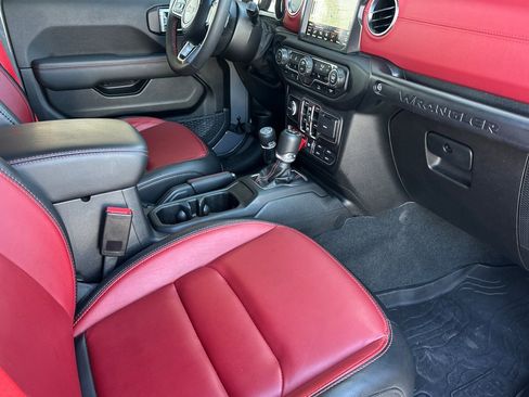 Used 2023 Jeep Wrangler Unlimited Rubicon 4xe image 17