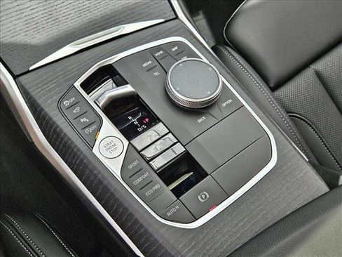 Used 2025 BMW 330i Sedan w/ Convenience Package image 10