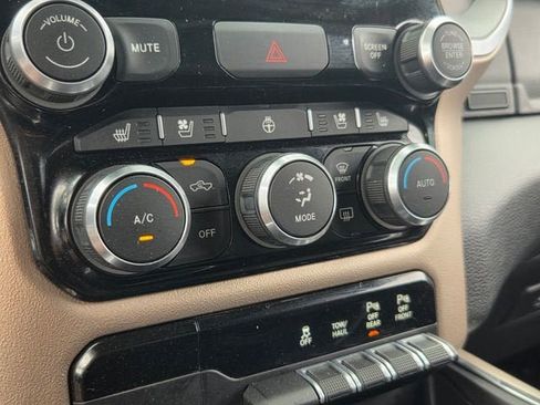 Used 2020 RAM 1500 Laramie AWD/4WD image 25